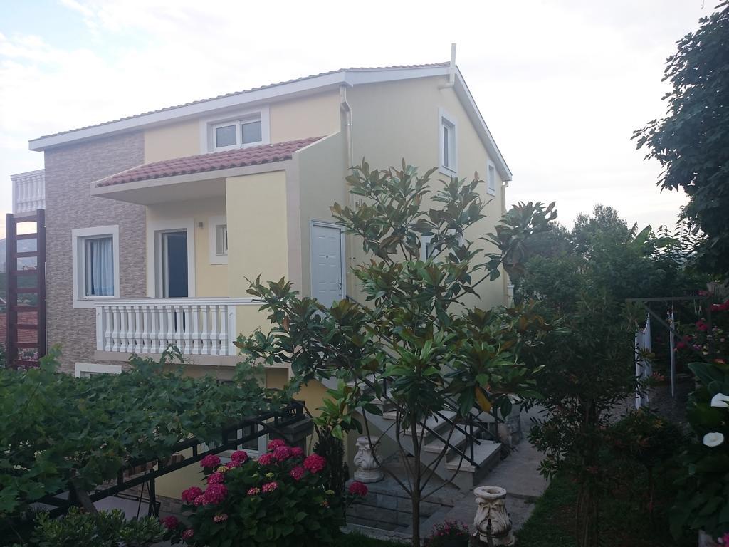 Apartments Sandra ติวัต ภายนอก รูปภาพ