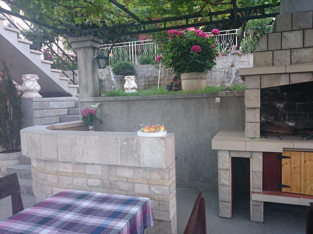 Apartments Sandra ติวัต ภายนอก รูปภาพ