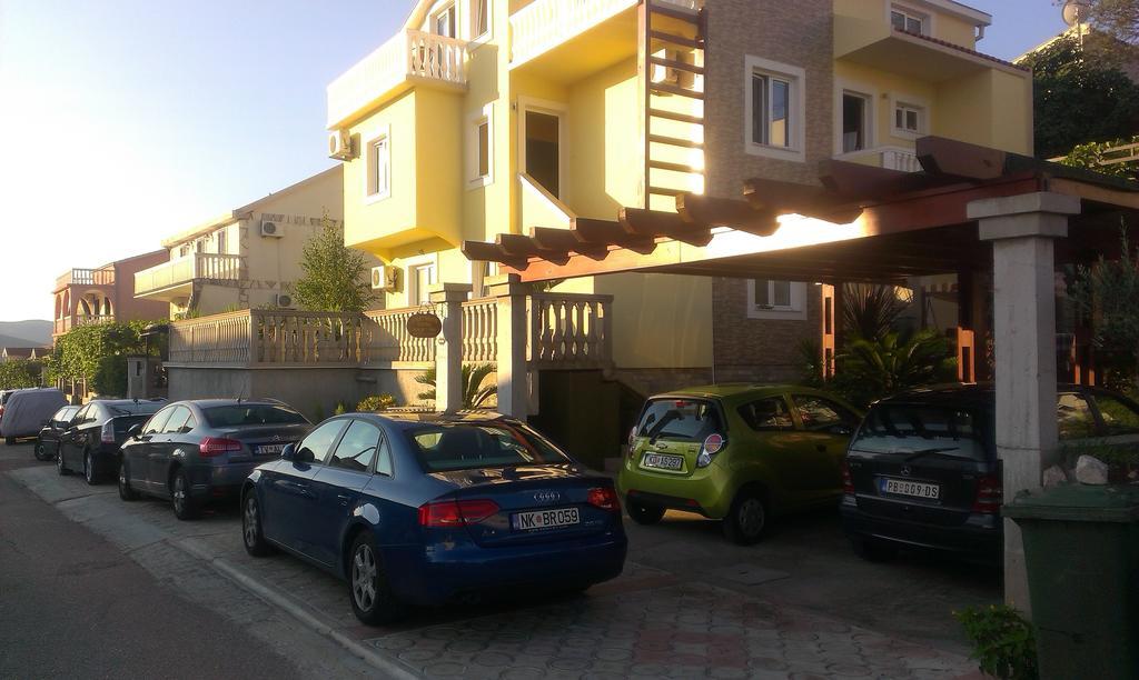 Apartments Sandra ติวัต ภายนอก รูปภาพ