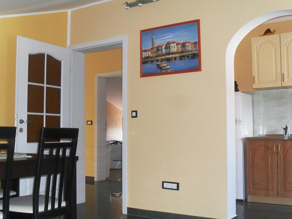 Apartments Sandra ติวัต ภายนอก รูปภาพ