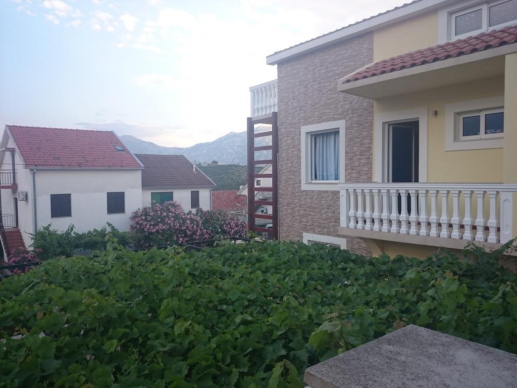Apartments Sandra ติวัต ภายนอก รูปภาพ