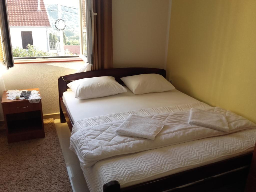 Apartments Sandra ติวัต ภายนอก รูปภาพ