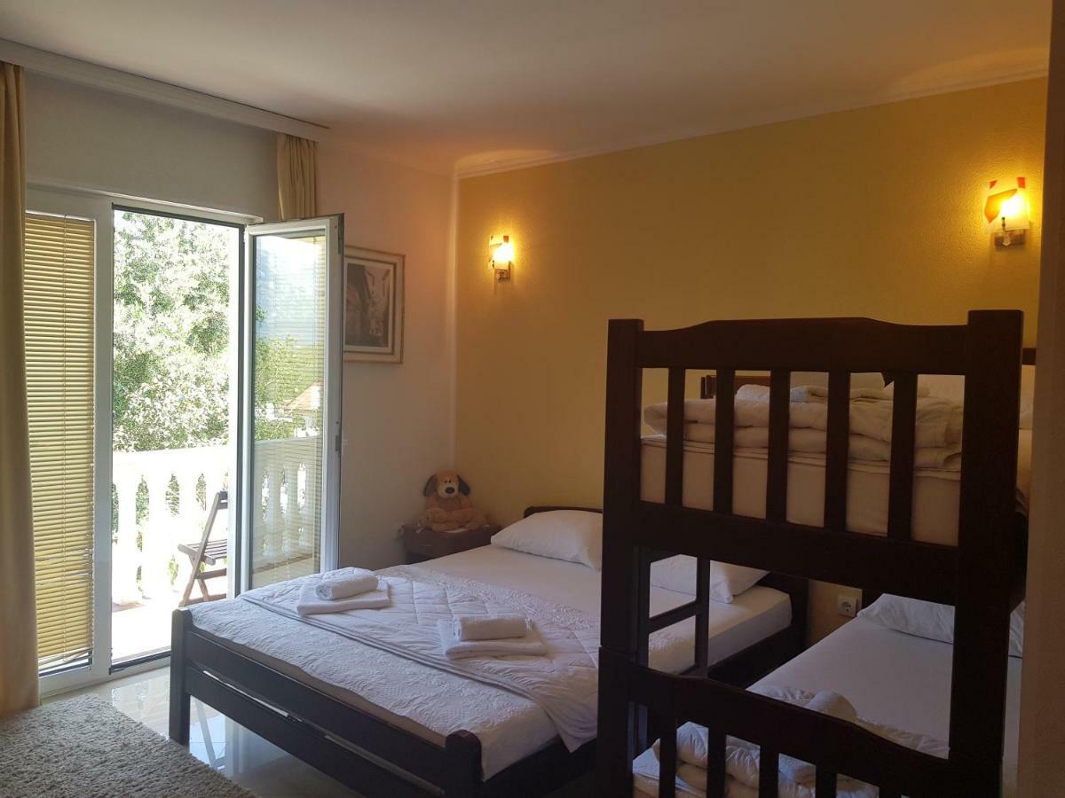 Apartments Sandra ติวัต ภายนอก รูปภาพ