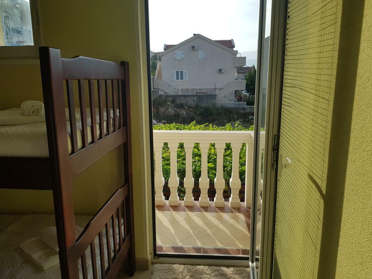 Apartments Sandra ติวัต ภายนอก รูปภาพ