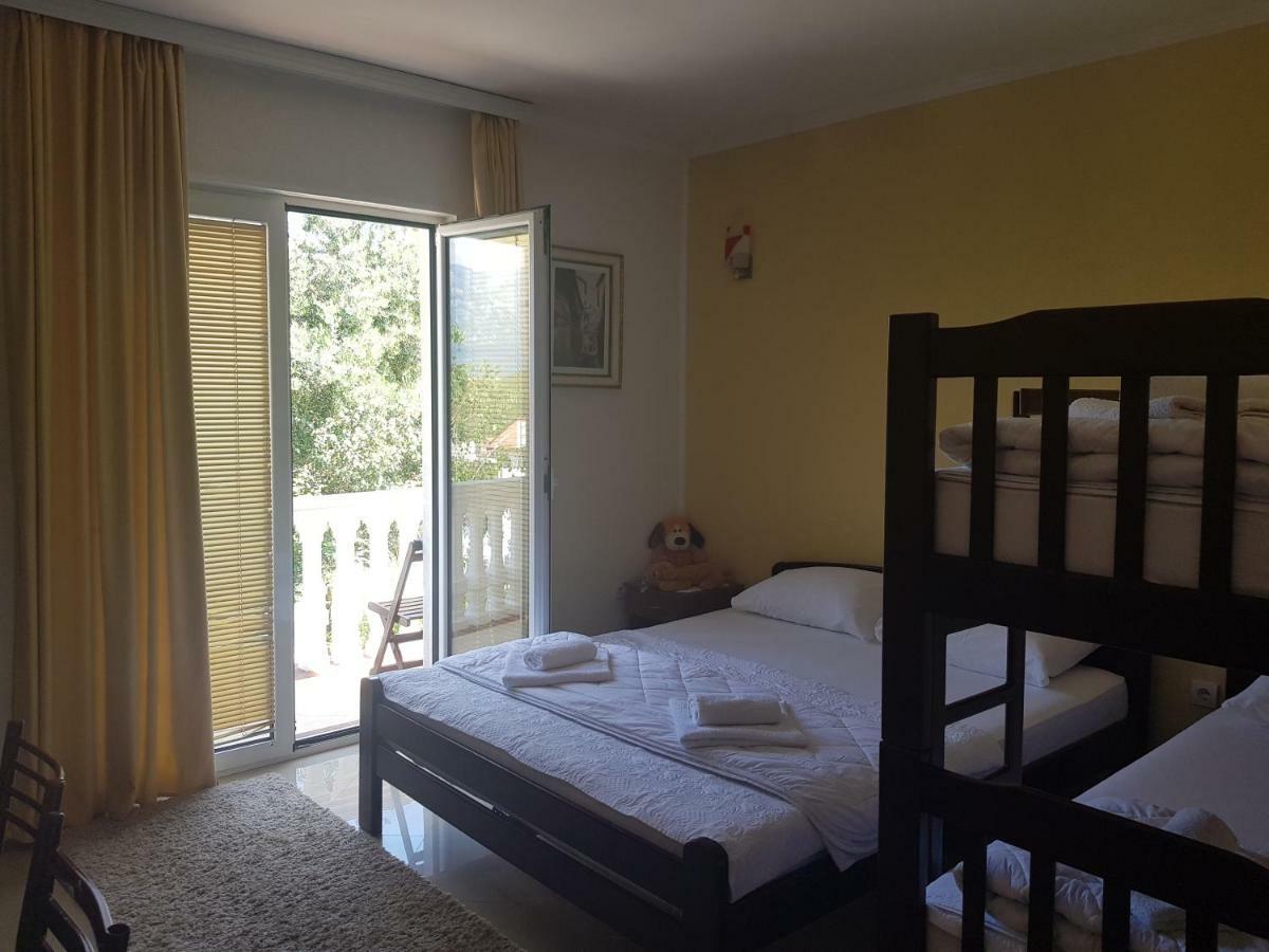 Apartments Sandra ติวัต ภายนอก รูปภาพ