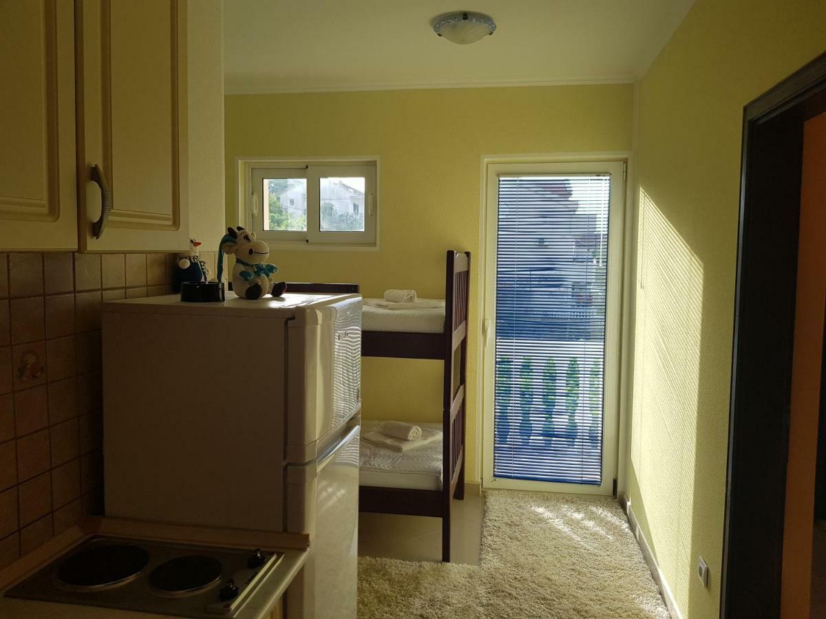 Apartments Sandra ติวัต ภายนอก รูปภาพ