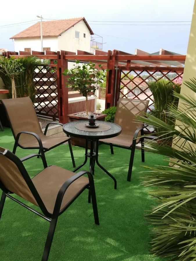 Apartments Sandra ติวัต ภายนอก รูปภาพ